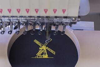 What are the Various Types of Embroidery Machines and Digitizing Software?