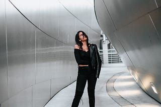 HOW TO WEAR A LEATHER JACKET: STYLING GUIDE FOR WOMEN