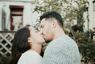 8 Things to Absolutely Avoid in the First Month of Dating