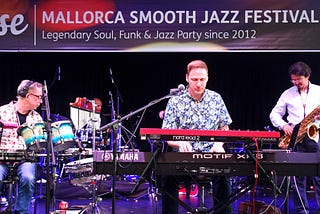 SMOOTH JAZZ. Joy with 480 East! Shakedown (Barn Session) (1)
