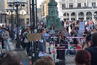 “Betteln müssen, wieder rauszudürfen”