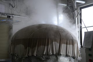 【一個台灣人在日本釀酒的故事】Ch.1 一切一切的原點 滋賀縣富田酒造「七本鎗」-Sec.2 試煉的開始 蒸米與放冷
