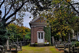 Why you should visit the Old Cemetary in Hasselt