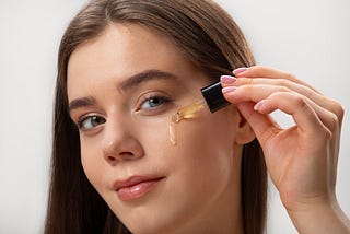 how to apply face serum