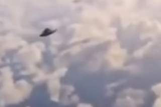 A Fighter Pilot Found a UFO Flying Past?