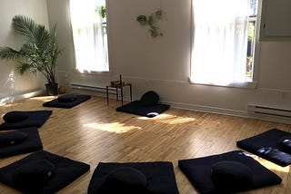 A Year of Présence: Salvaging meditation from the wreck of wellness