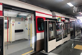 Karyawan di Perkantoran Sudirman Jadi Penumpang LRT Jakarta Pertama