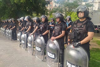 Desalojaron con violencia el acampe del Tercer Malón de la Paz cuando sus integrantes ya se iban