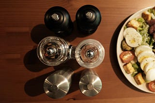 How a Great Salt & Pepper Grinder Set Can Transform Your Dishes