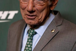 Joe Namath Uses His Hall of Fame Success and Broad Smile to Inspire Others to Achieve Success