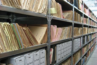 Organizing Portuguese Legal Documents through Topic Discovery
