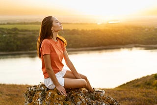 The Woman Has a Near-Death Experience, Discovers Pure Joy, and Says the Secret of Life Is to Be…