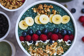 Spirulina Berry Breakfast Bowl — Day 29 of 30 Snack Recipes