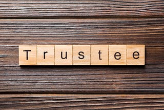 How can a trustee onboard 7000 investors for different projects?