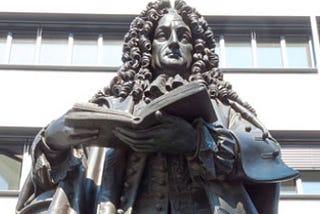 How Leibniz contributed to the advancement of knowledge?