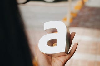 La Typographie dans l’environnement bâti : traduction, accessibilité et identité propre