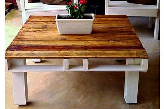 Functional Pallet Wood DIY Coffee Table To Refresh Your Space