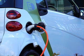 Electric or Petrol? 3 Steps to a Smooth, Green Driving Decision