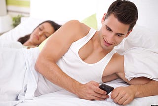 8 more ways your boyfriend is micro-cheating on you