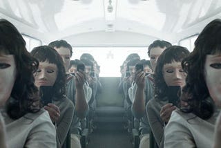 "BLACK MIRROR" ESTÁ DIANTE DE VOCÊ