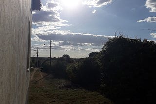 A paisagem não é mais a mesma e ainda há na memória as lembranças de outrora.