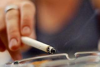 ¿Cómo evitar síndrome de abstinencia al dejar de fumar?