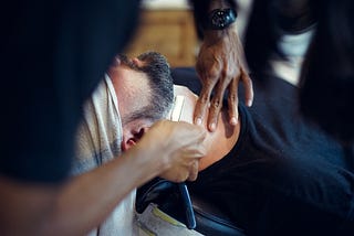 How to Master the Cut Throat Shave, According to a Barber