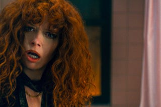 Nadia Vulvokov (Natasha Lyonne) in Russian Doll