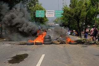 El Camino al Caos: Cómo las Barricadas Están Dañando a Guatemala