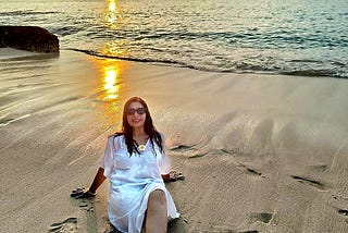 A Birthday Reflection - Umar bhar chalte rahe un rahon pe hum  
jinki kabhi manzil hi na thi!