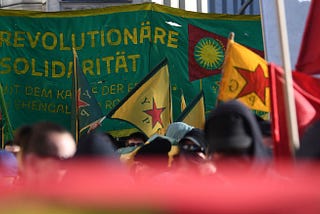 German court rejects ban on YPJ flag https