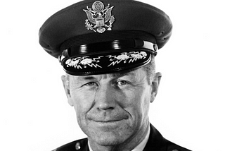Morre Charles Yeager, piloto que quebrou a barreira do som