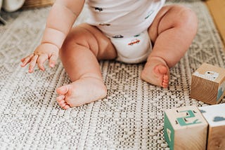 Natural treatment for your baby's diaper rash or red buttocks.