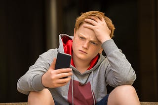 The 9 Warning Signs of Screen Time Addiction and What You Can Do About It
