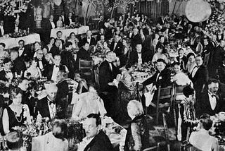 Did you have ever thought how was the first ever Oscar event looks like?