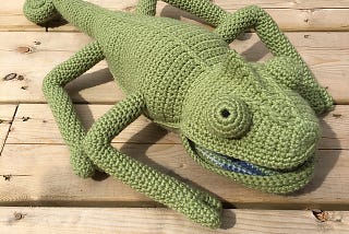 Crochet This Incredible Color-Changing Chameleon — It’s Reversible!