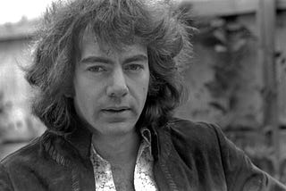 5 Great Neil Diamond Songs That You Won’t Hear at the Local Karaoke Bar