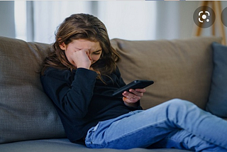 9 WAYS TO PREVENT CYBERBULLYING.