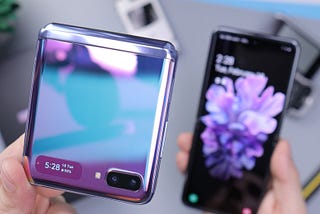 A Galaxy Z-Flip Foldable