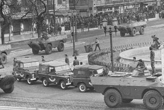 Faz sentido celebrar o 25 de novembro?