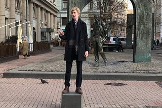 A Busker’s Inspiratiin In Moscow