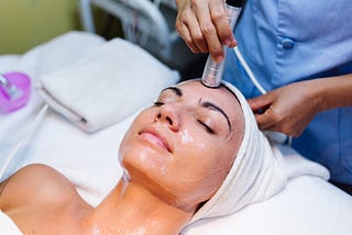 The Top 5 Anti-aging Reasons to Embrace Microcurrent Lifting Devices.