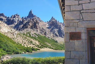 Guía para principiantes para llegar a distintos refugios en Bariloche: Trekking al Refugio Frey