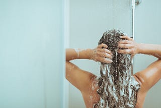 Qué nos ponemos en la cabeza cuando nos tiramos shampoo 💇 🛀 🚰