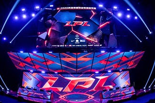 The competition between FPX and EDG