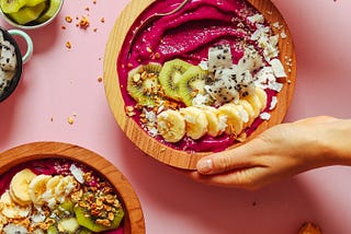 Creamy Dragon Fruit Smoothie Bowl (plant-based)