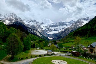 Cirque de Gavarnie, Cradle of a Glacier