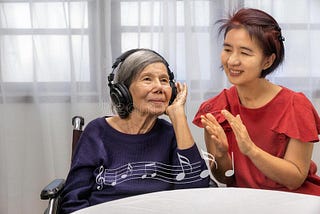 Music therapy improves well-being in people with dementia and caregivers