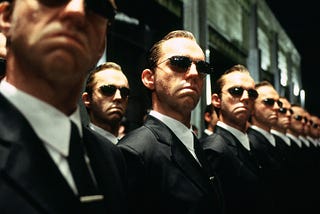 Mr. Smith do 946 — ou ainda Cada Um Tem a Matrix Que Lhe Cabe no Bolso