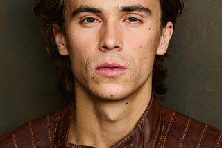 ShowBizzBuzz: Kevin Czako Faces Sharks in ‘Expedition Files’